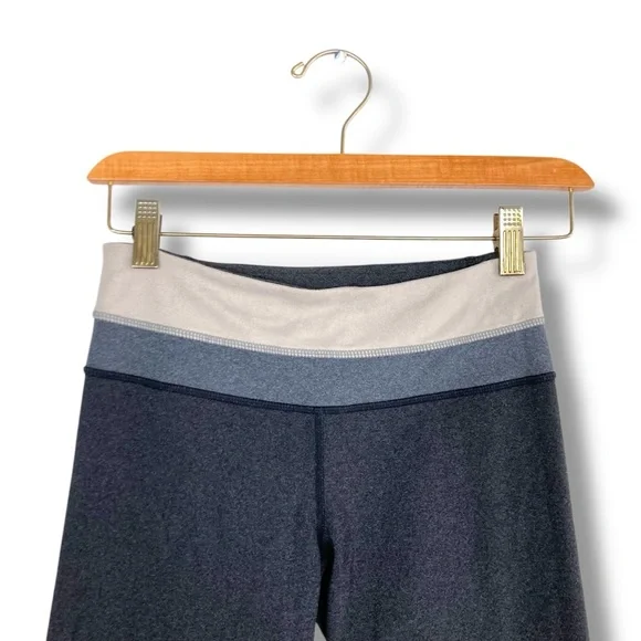 LULULEMON REVERSIBLE GROOVE PANTS IN Charcoal Grey Mid Rise Leggings Flare Sz 2 - Picture 2 of 10